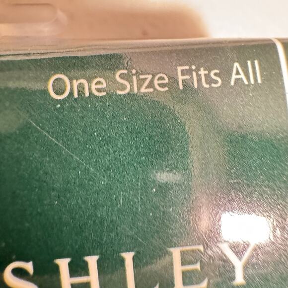 Laura Ashley Black and White Gripper Slipper Socks NWT one size fits all - Picture 2 of 5